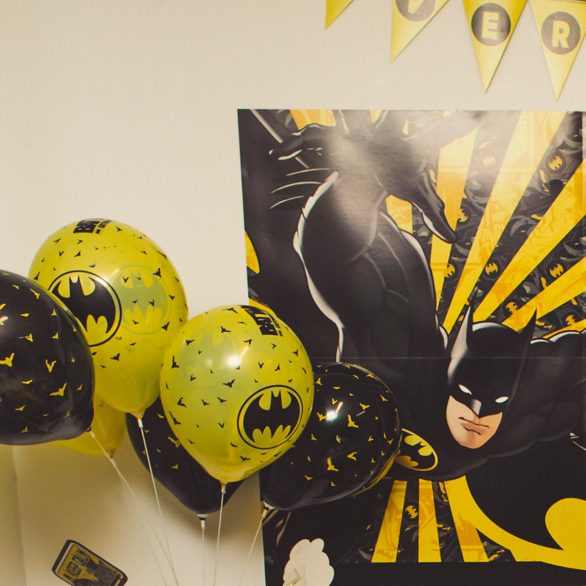 Balão Redondo Batman Preto e Amarelo 9” 2...