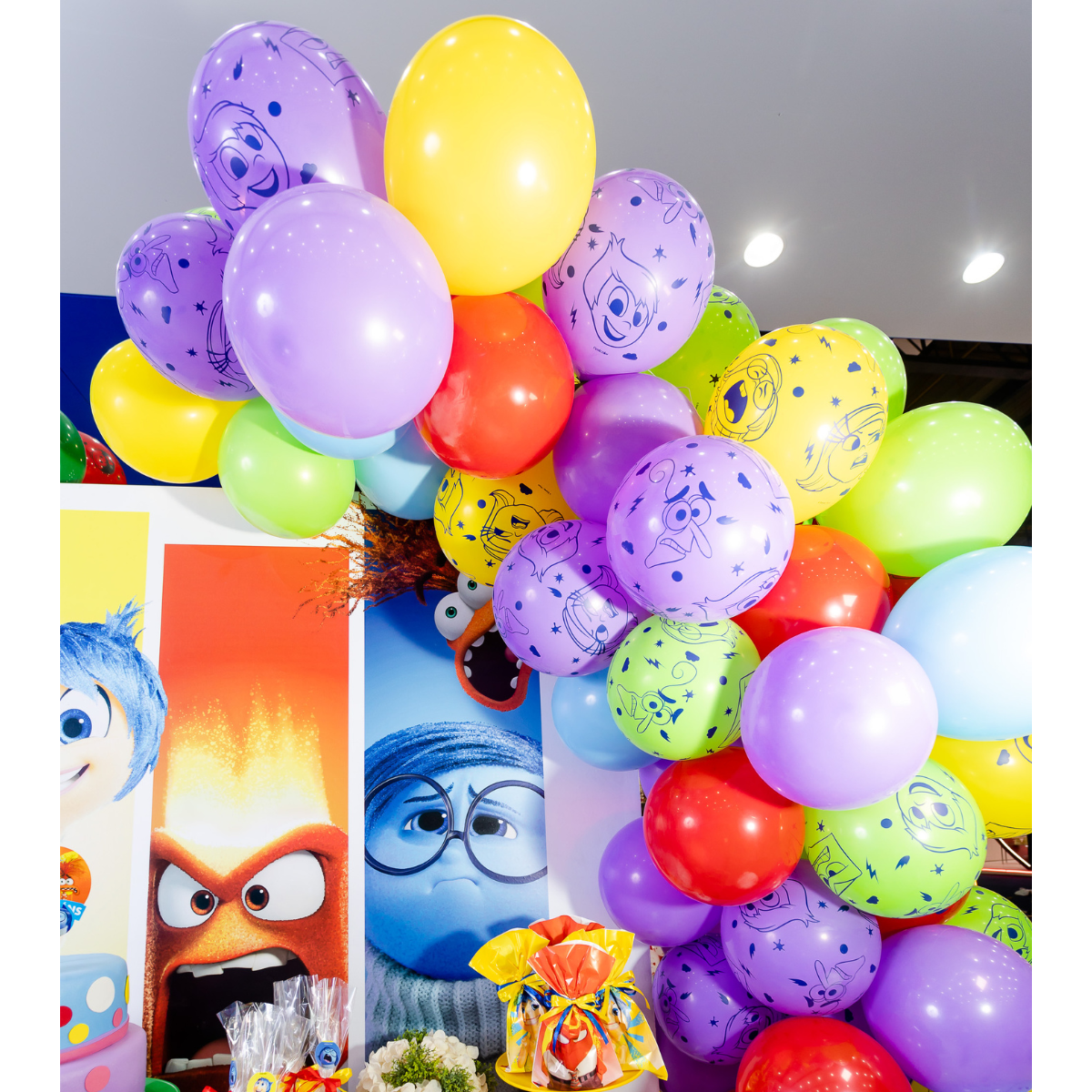 Balão Redondo Divertida Mente 9” 25 unid.